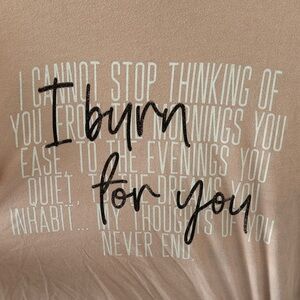 Bridgerton “I burn for you” pink tshirt